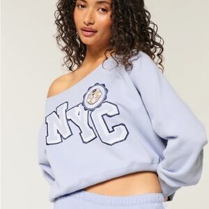 Hollister Easy Off-the-Shoulder NYC Graphic Sweatshirt in dusty blue Size Large